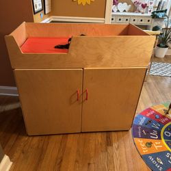 Wood Design Deluxe Diaper Changing Table