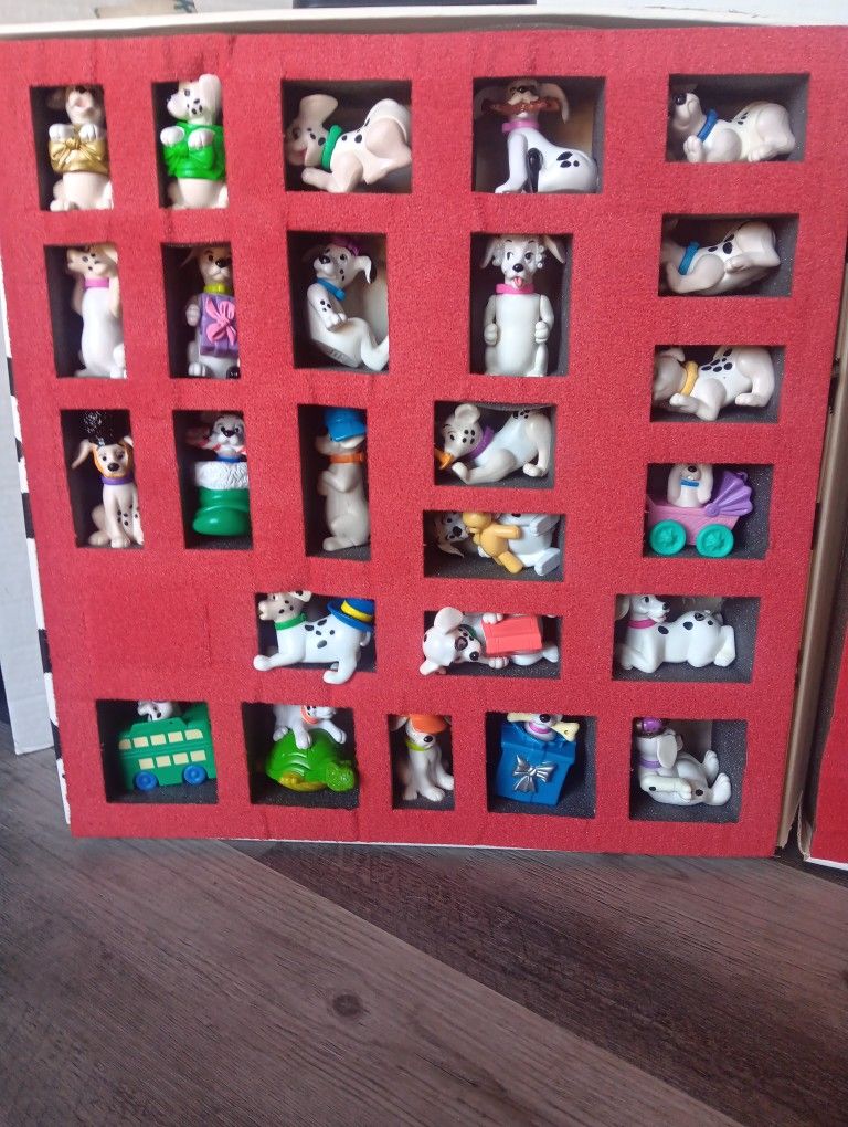VINTAGE 1996 McDONALDS 101 DALMATIONS COMPLETE TOY FIGURE COLLECTION w/ BOX