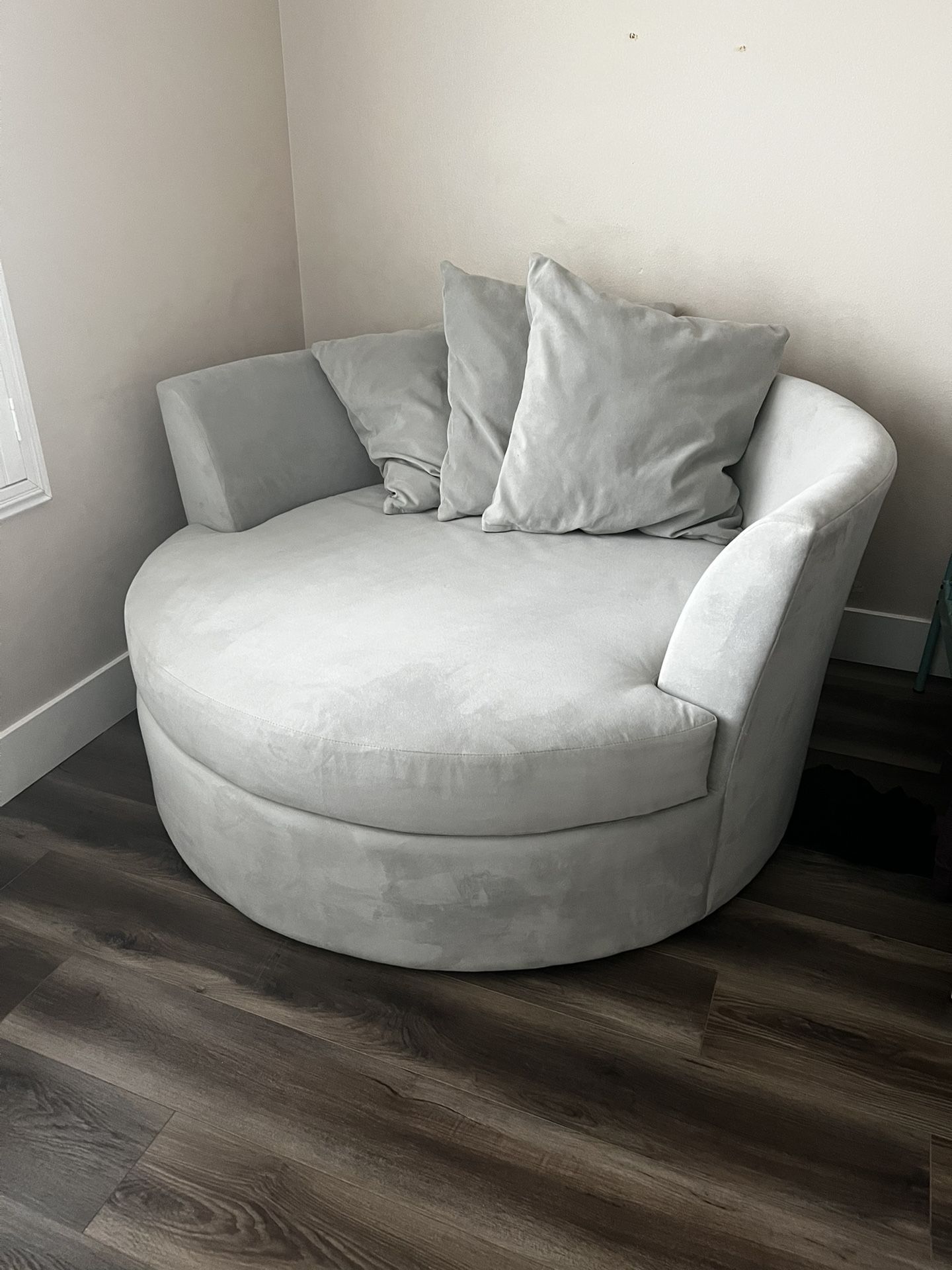 Circular Love Seat Z-Gallarie