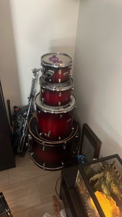 Pearl decade maple 4 piece shell pack