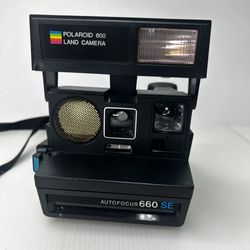 Polaroid 600 Land Camera Auto Focus 660 SE With Strap  UNTESTED
