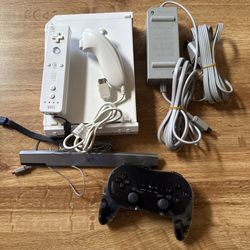 nintendo wii console white Complete With 18 Download Games