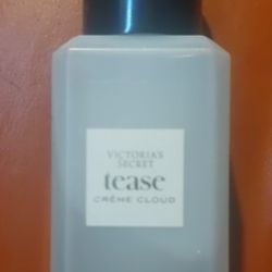 Victoria's Secret "Tease" Creme Cloud New!