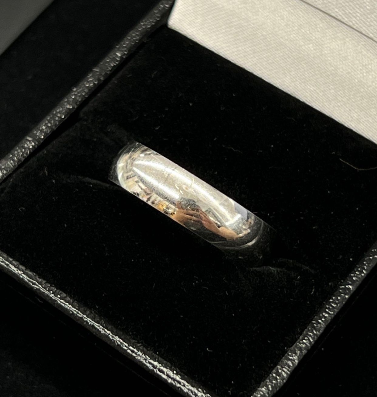 $725 White Gold Ring Band