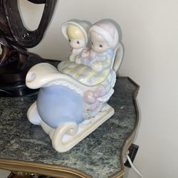 Vintage Precious Moments 1994 Sugar Town Sleigh Blue Christmas Teapot Retired