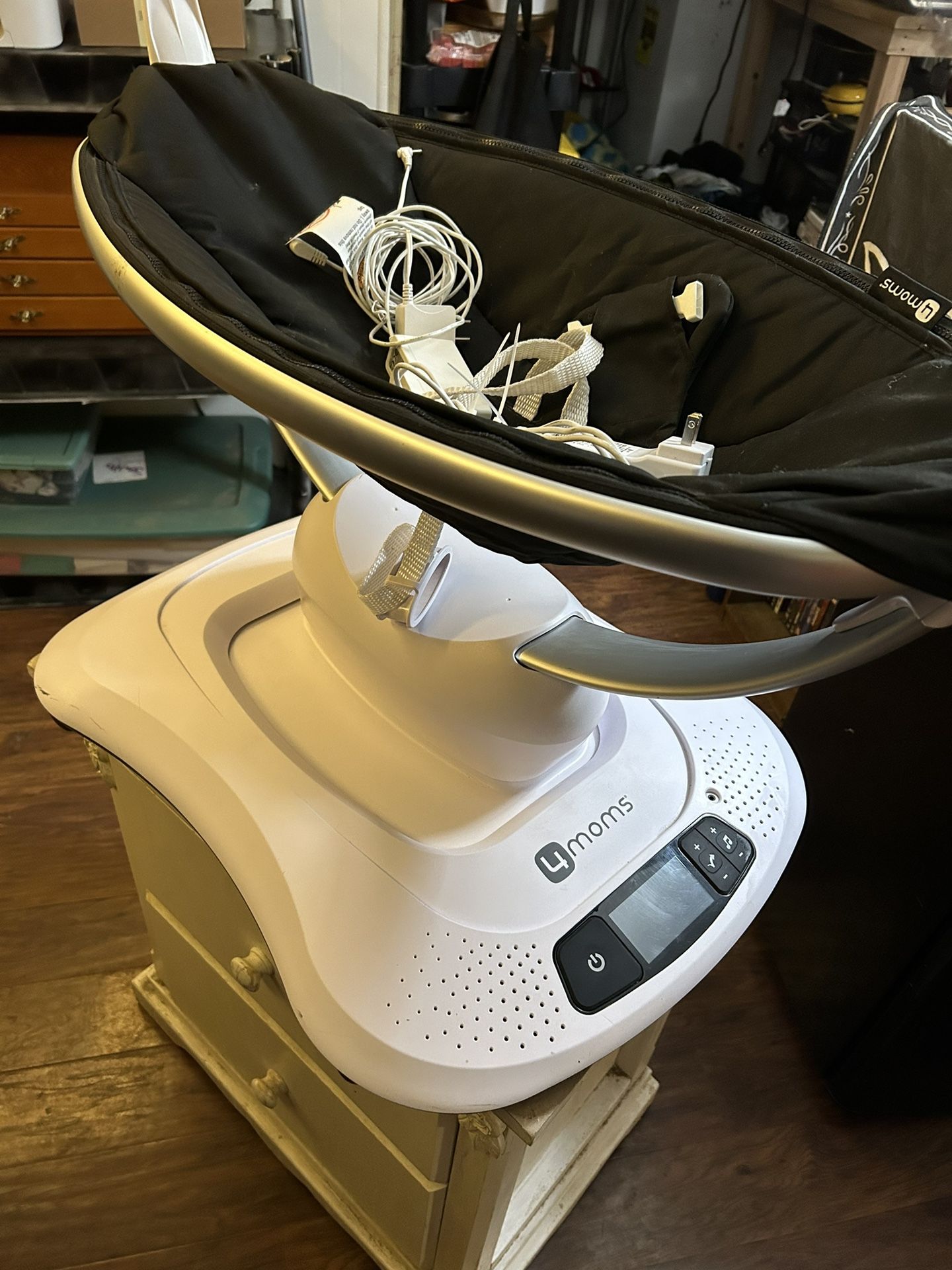 4moms MamaRoo Multi-Motion Baby Swing