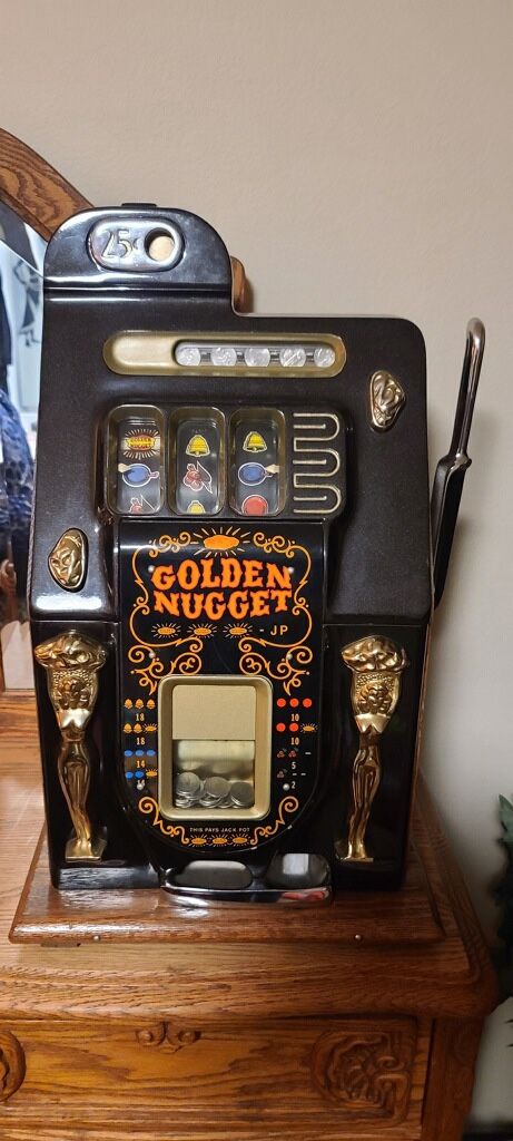 Antique Slot Machine 1948 Mills Golden Nugget BLACK GOLDEN NUGGET ANTIQUE QUARTER SLOT MACHINE LIKE NEW CONDITION-WORKING
