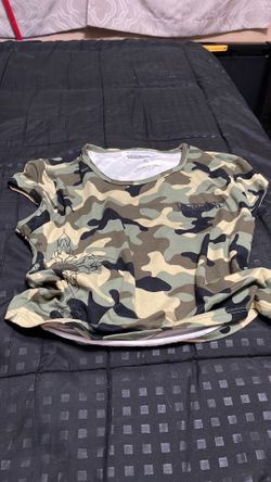 Cute Von Dutch top!