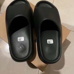 Yeezy Slides Dark Onyx Sz 11