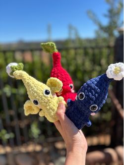 Crochet Pikmin Set of 3: blue, yellow and red flower sprites