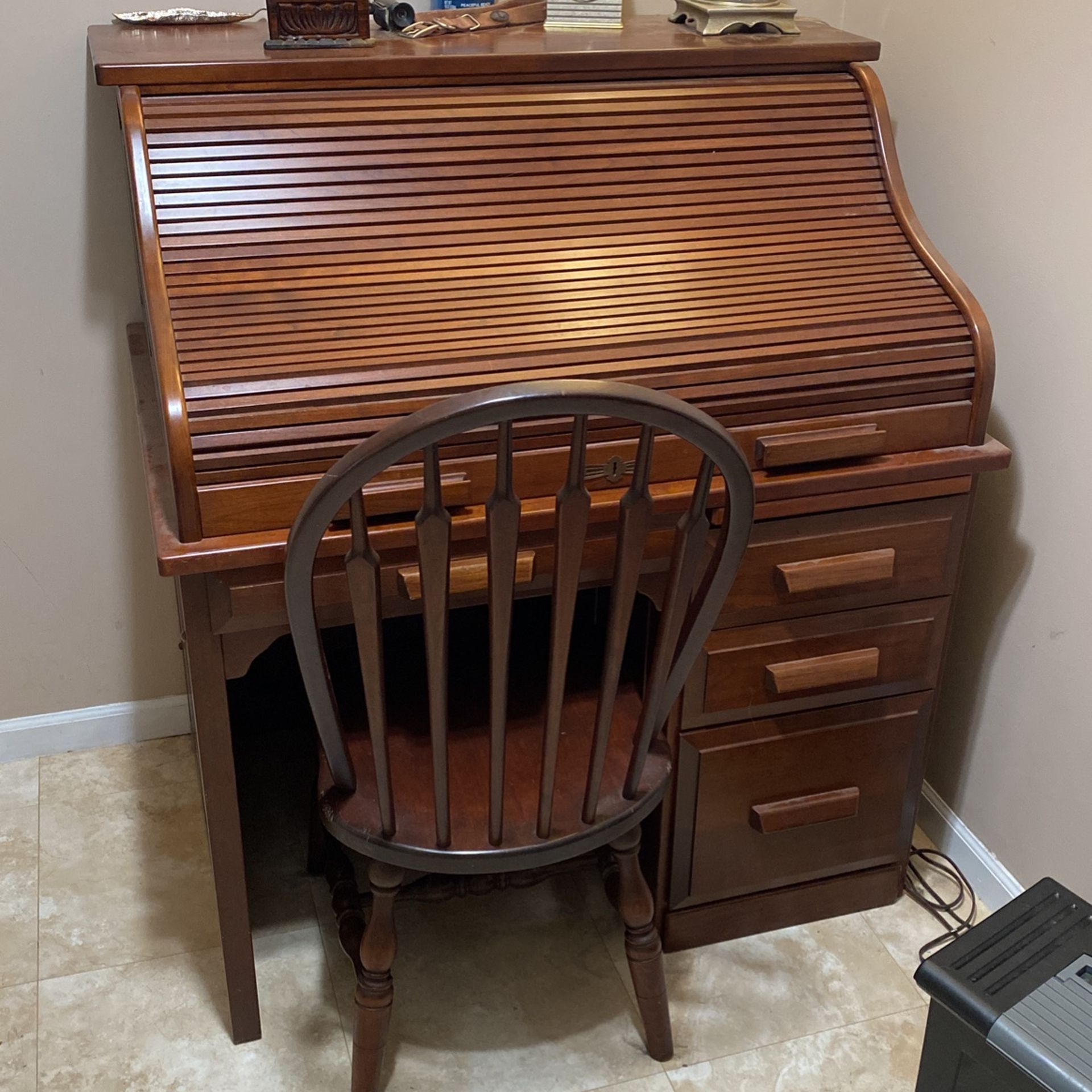 Beautiful rolltop office desk With Chair