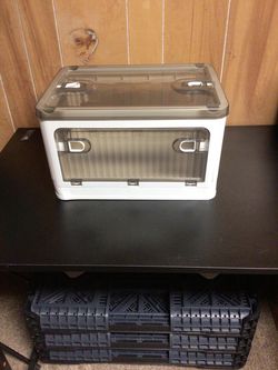 Collapsing storage box