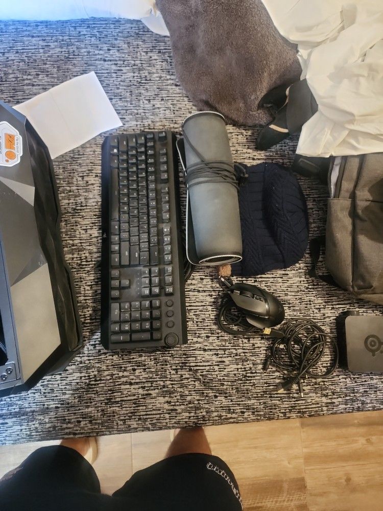Razer Keyboard And Mouse And Mouse Mat