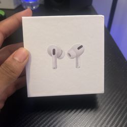 Apple AirPods Pro 1st Gen with Wireless Charging Case A2083 MWP22AM/A