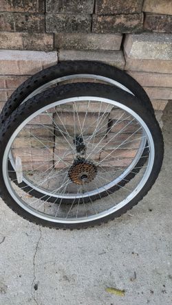 rims 26 tube 195 tiré 26 sproket 6 new tengo un o disponible new