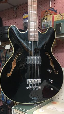 Bass guitar