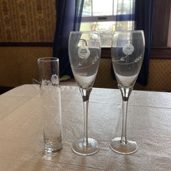 Etched Champagne Flute Pair With Matching Bud Vase