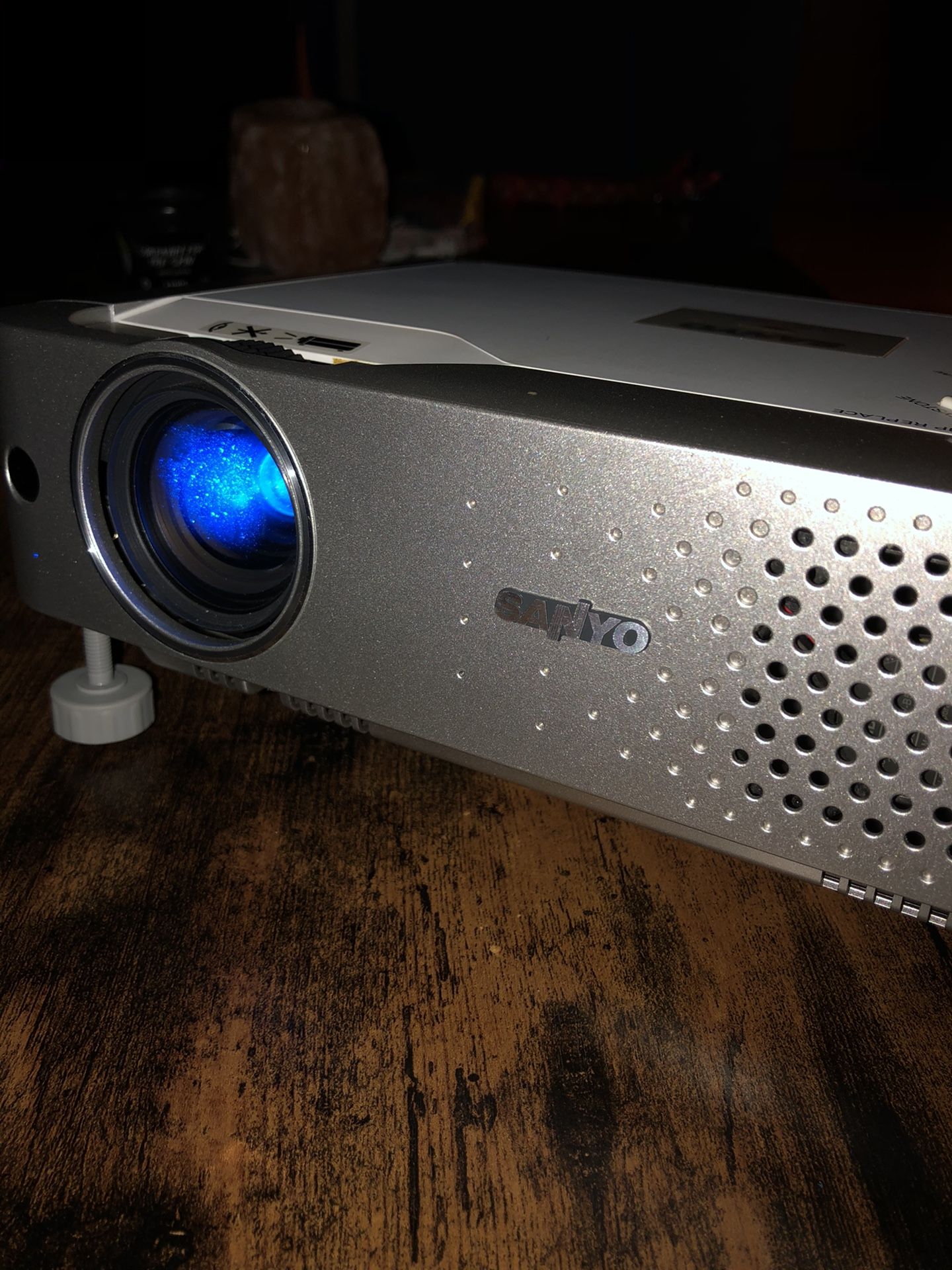 SANYO Video Projector