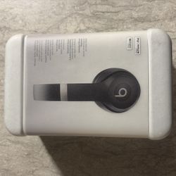 Beats Solo 4s Brand New!!!! 