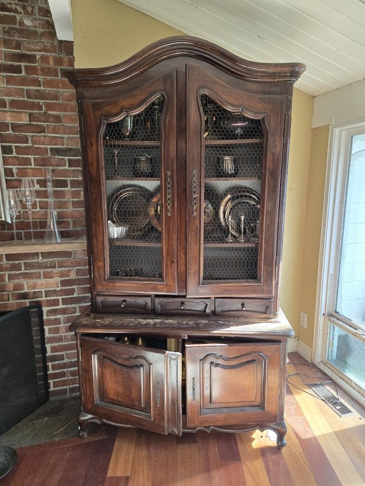 Vintage China hutch, unique lock and knobs, needs restoring but great bones