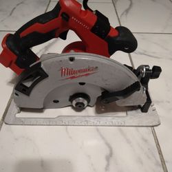 Milwaukee M18 7-1/4 Circular Saw 