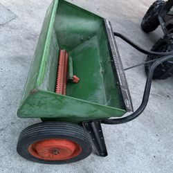 Spreader Feeder