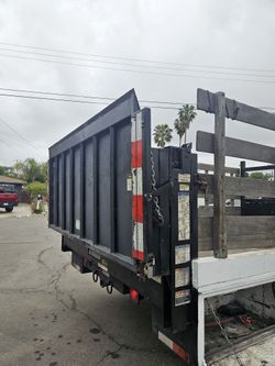 Flatbed With Lift Gate $2800