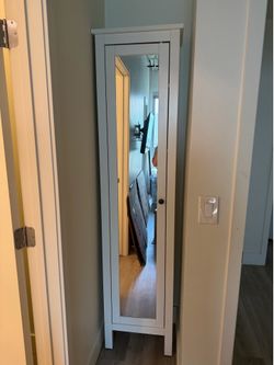 Mirrored bathroom cabinet