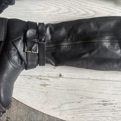 Women’s Black Boots. Size 6 