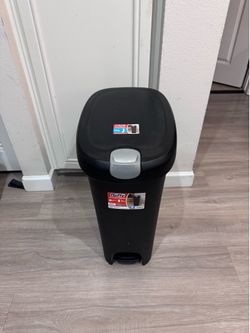 Hefty 12 Gallon Lockable Step-On Trash Can – Black