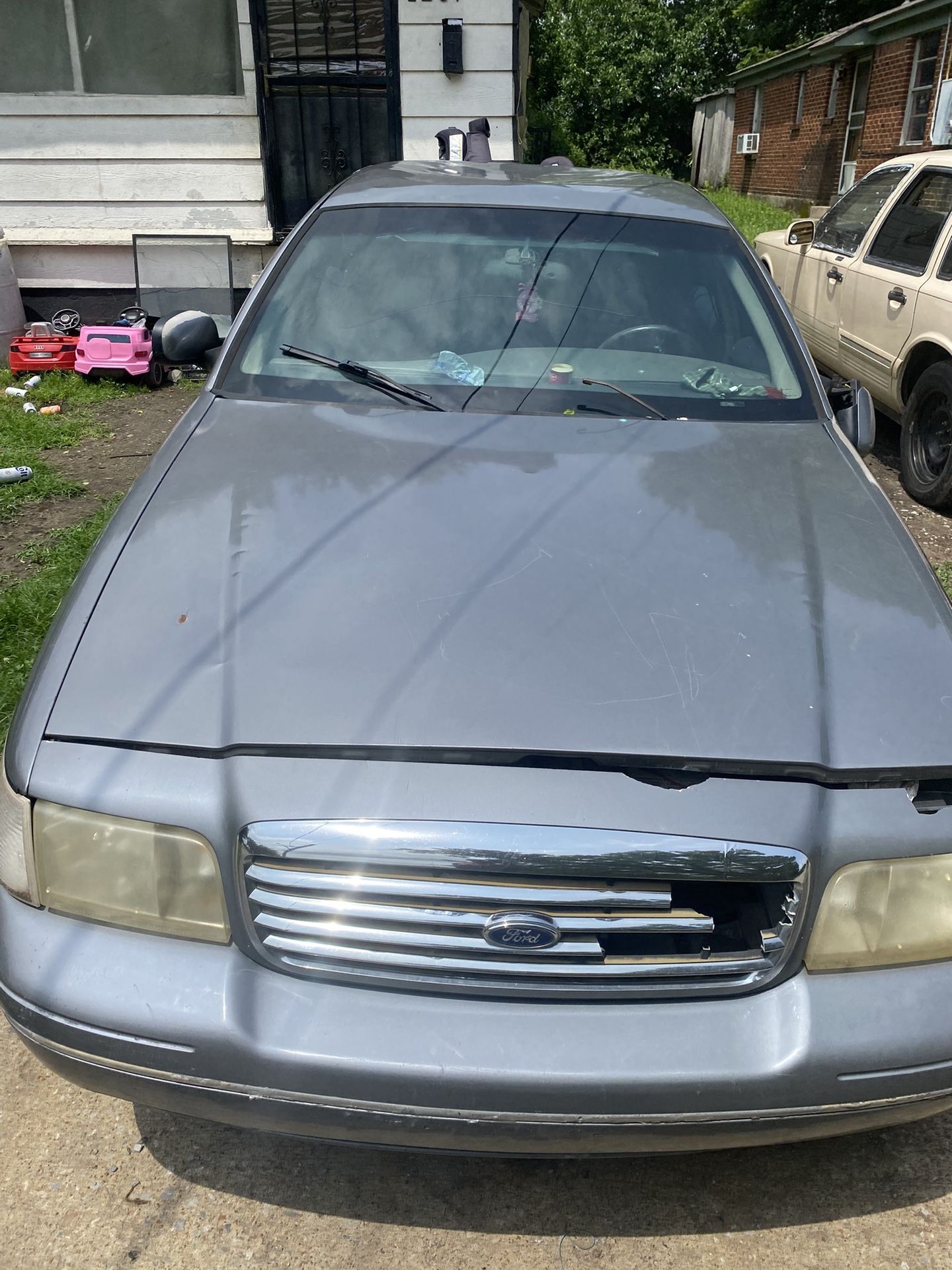 1999 Ford Crown Victoria
