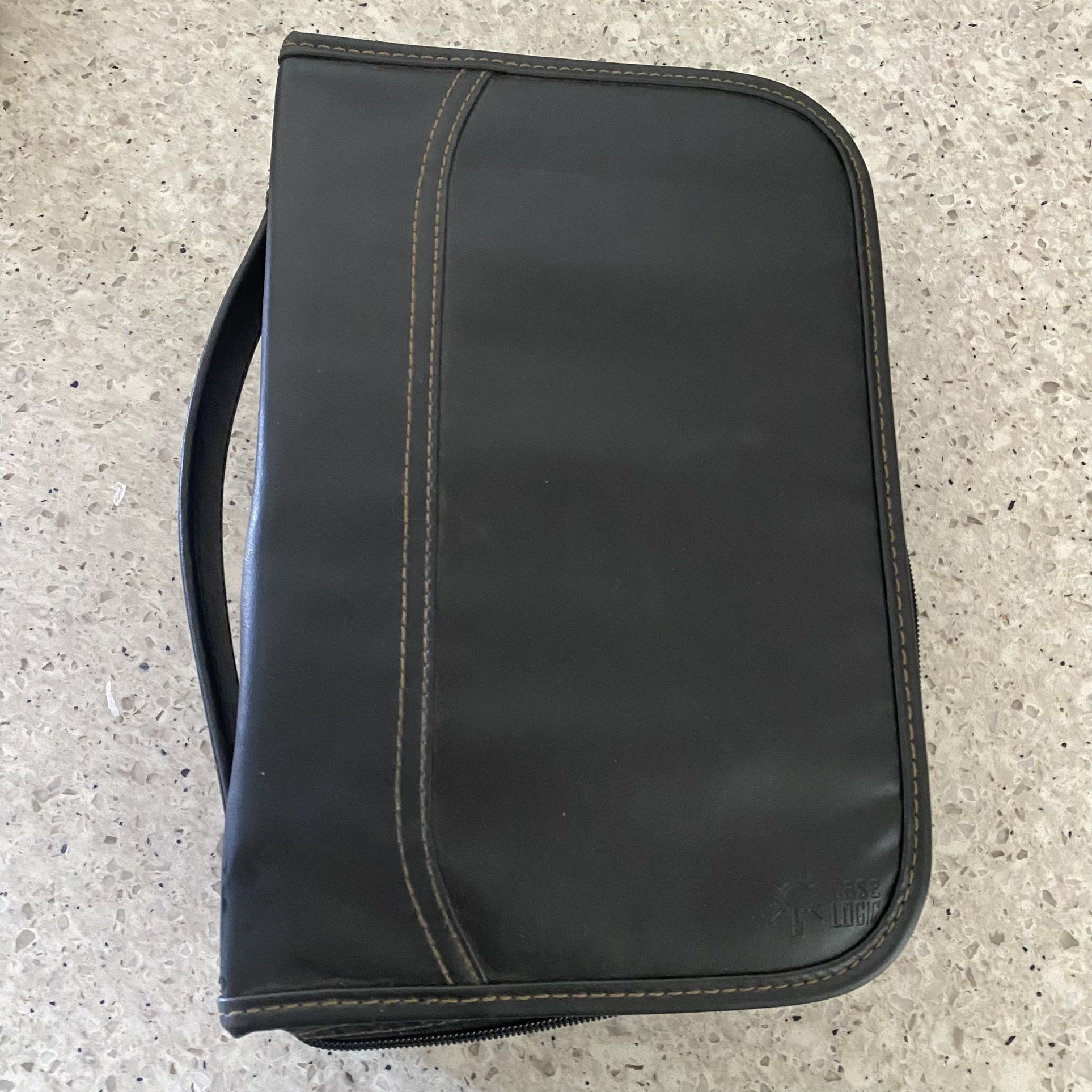 Case Logic Leather 100 Disc CD/DVD/Blue Ray Zip-Up Binder Carry Case with Handle