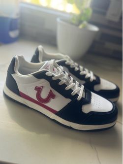 Brand new men’s sneakers