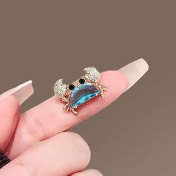 Crab brooch