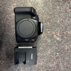 Canon EOS Rebel T6 Body Battery & Charger 