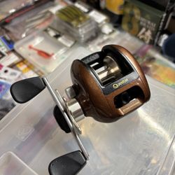 Quantum Energy E400 Baitcaster 