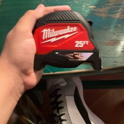 Milwaukee 25 FT Magnetic Measure Tape