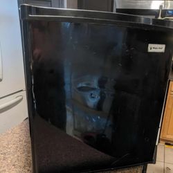 Small Mini Fridge