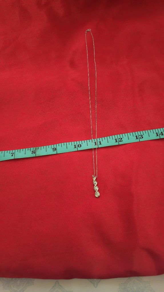 14K white gold 14K white gold 3 diamonds