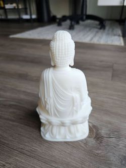 White buddha statue