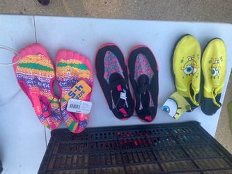 New Water Shoes, Pool shoes Girls size 4-5