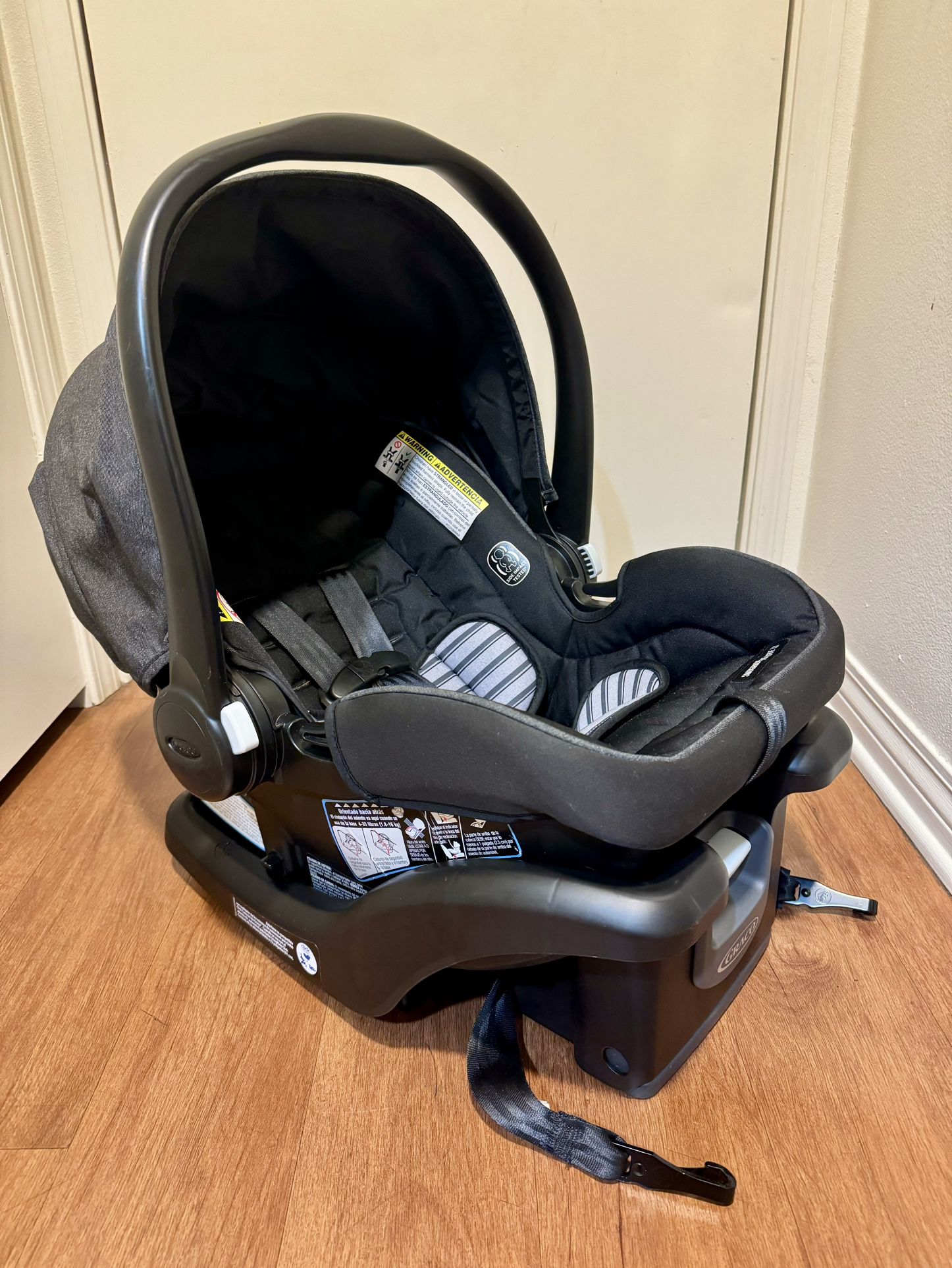 Graco Car Seat with Base 