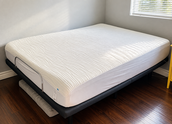 Sleep Number C4 Queen Mattress + Sleep Number Mattress Protector — $750 OBO