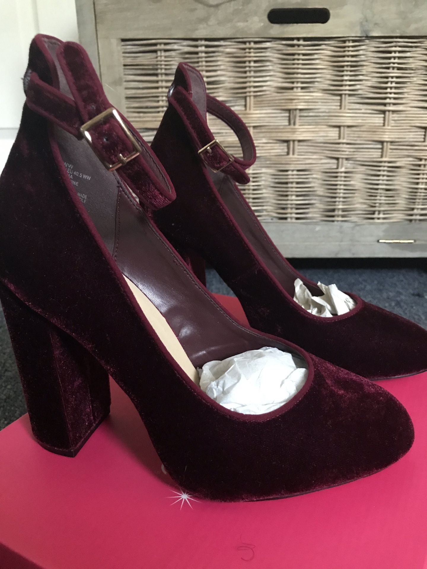 Red Velvet Pump