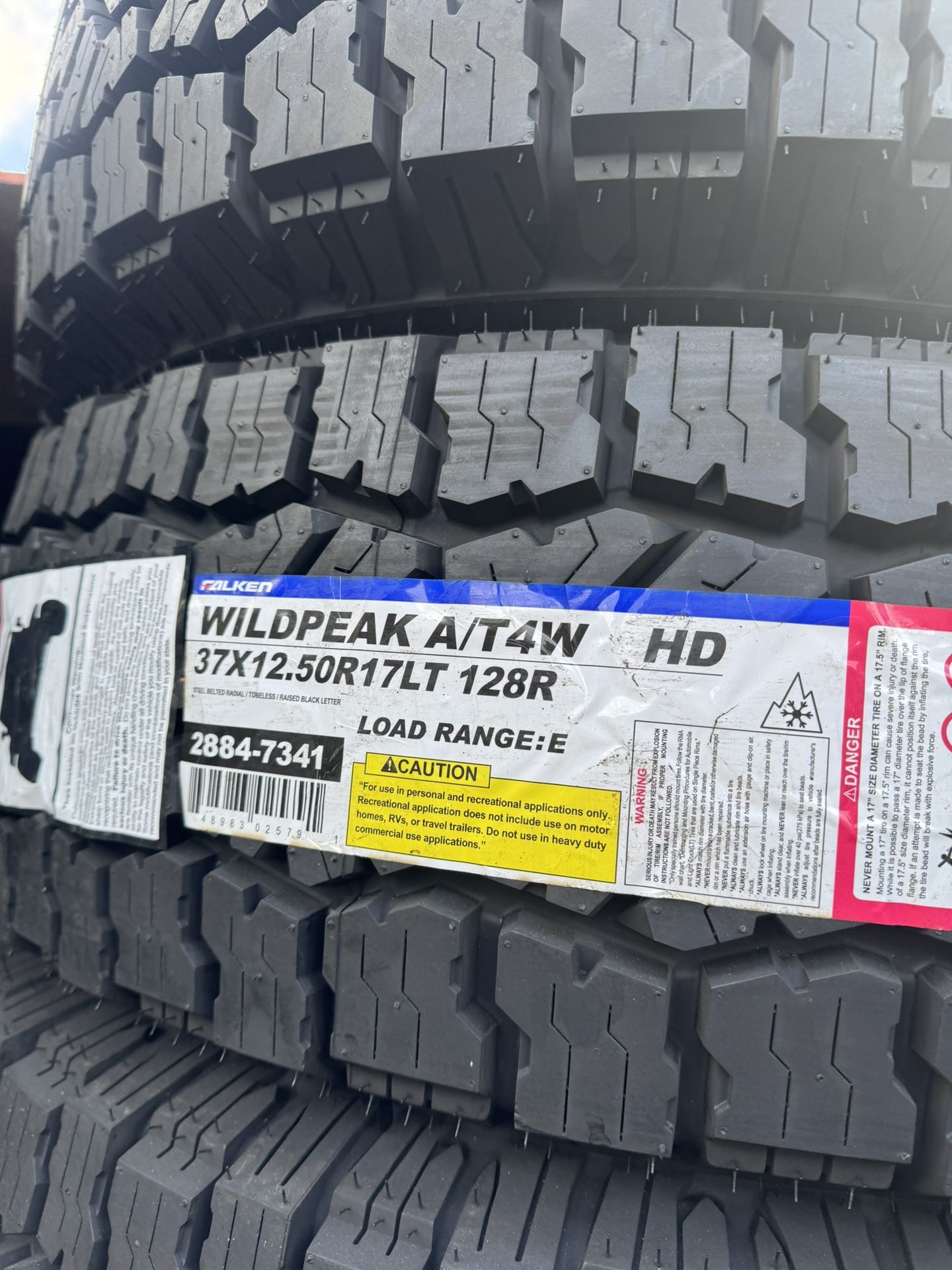 Falken Wild peak At4 37x12.50r17