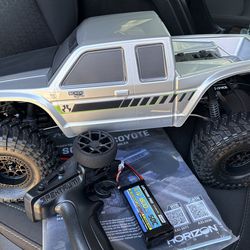 Brand new RC Aiaxl rock, crawler coyote