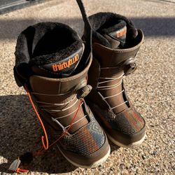 women’s size 7 snowboarding boots