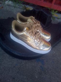 Nike Gold Air Force One's Low Style White And Gold 9.5
