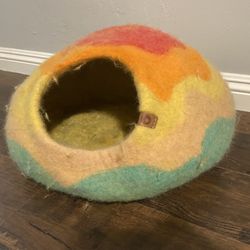 Free Cat Bed Cave (Large)