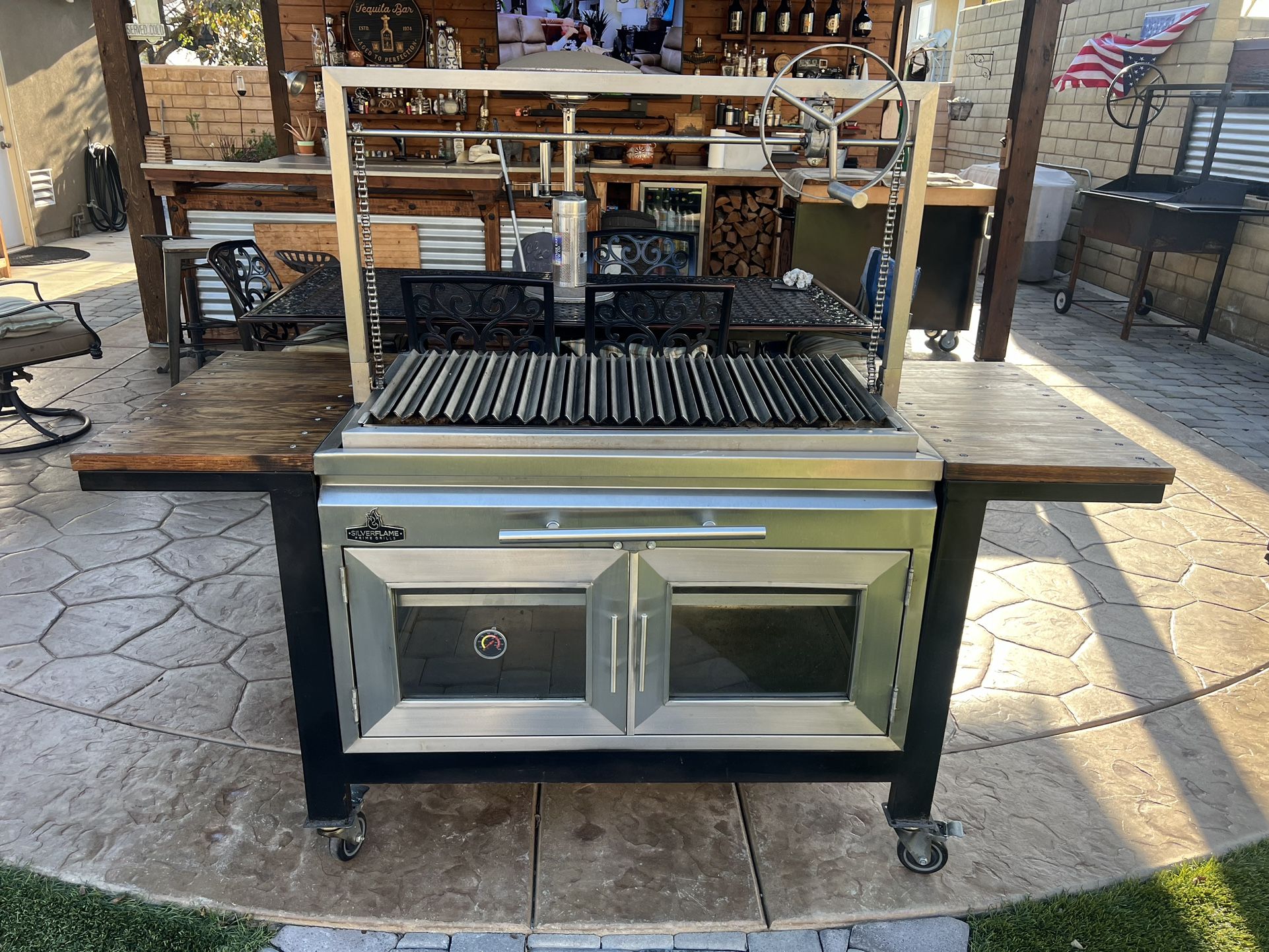Stainless Santa Maria Grill with and Ataúd